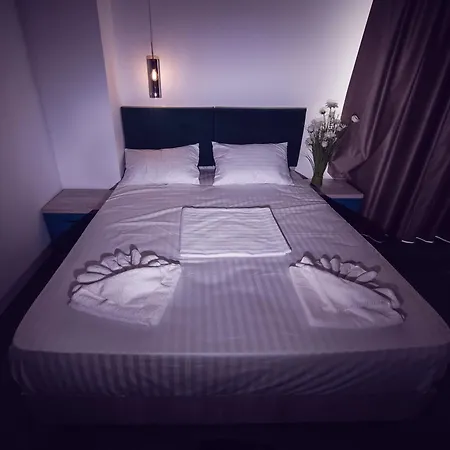 Alexandra Hotel 4*